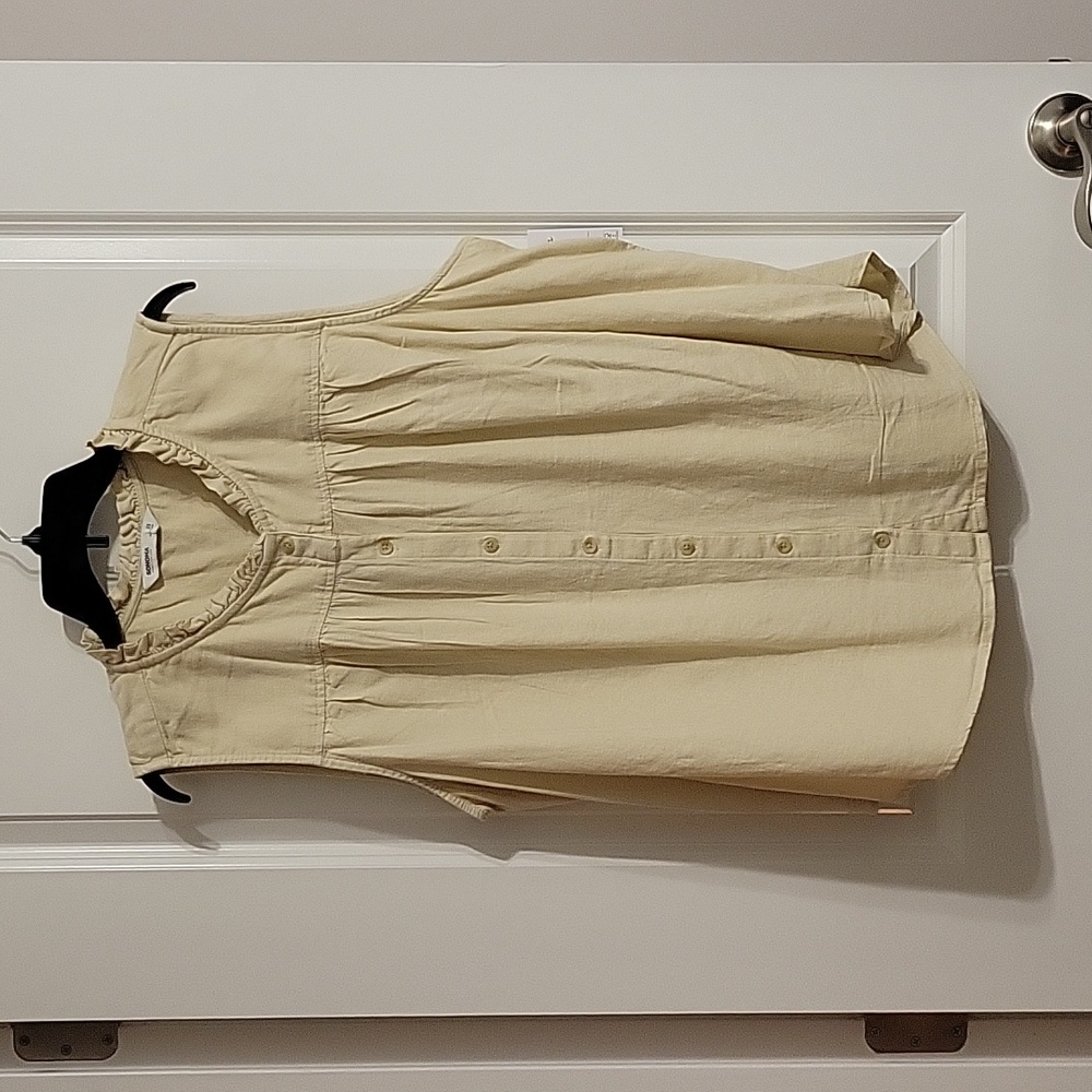 Women's Plus Sonoma 2X, sleeveless, button-up shirt. Color is Paradise Sand.